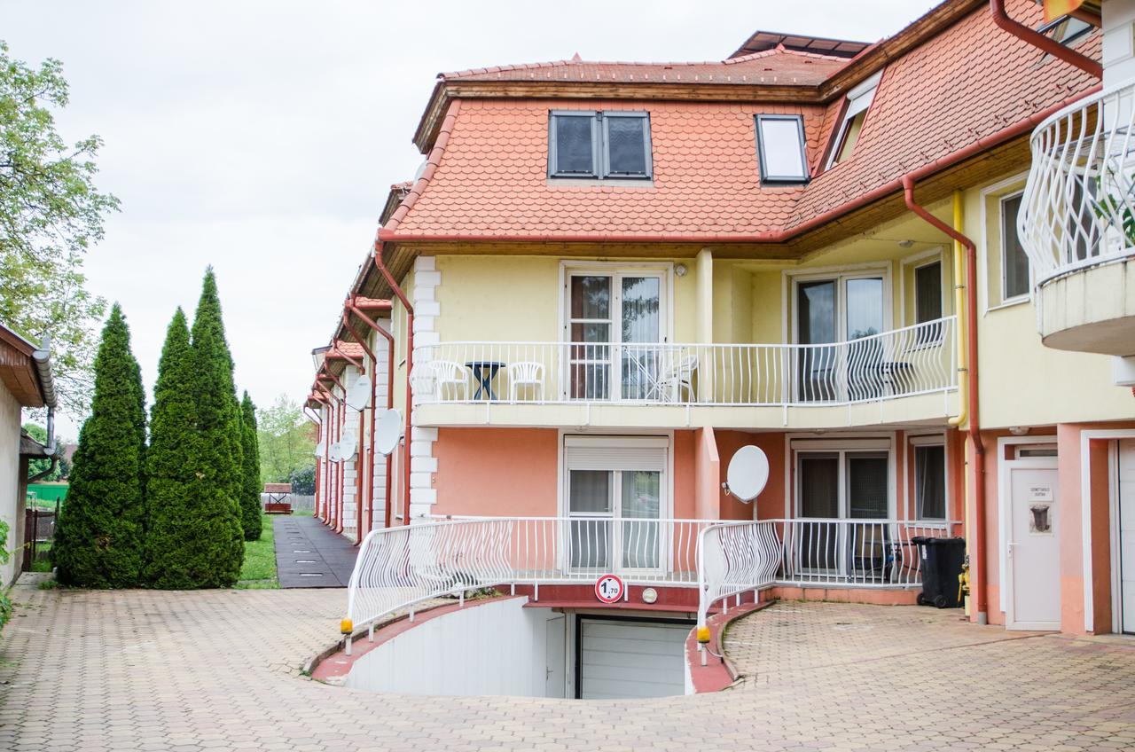 Apartamento ART Éden Hajdúszoboszló Exterior foto