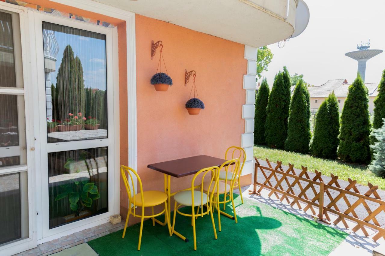Apartamento ART Éden Hajdúszoboszló Exterior foto